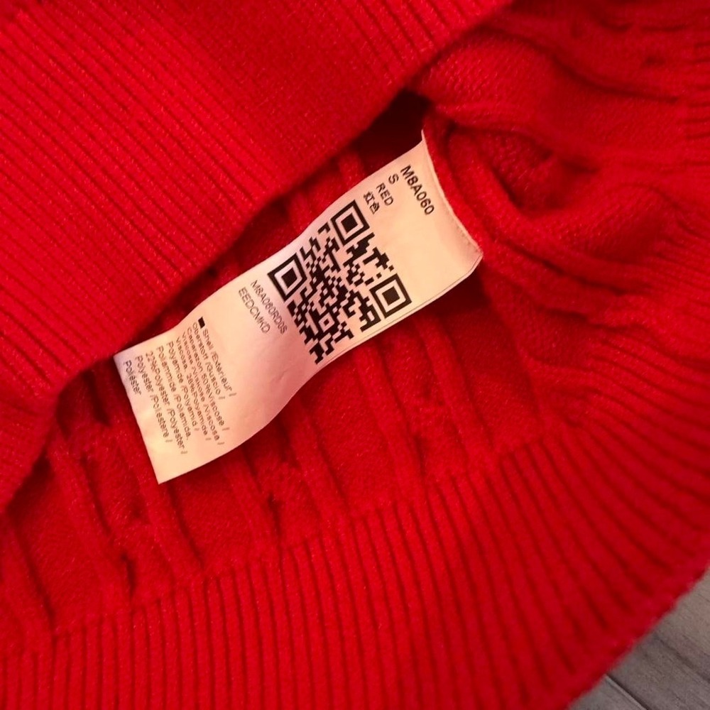 Red cable knit vest crop size sm md - Picture 2 of 3
